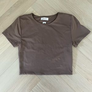 Aritzia Babaton Contour Crew Cropped (Never Worn)